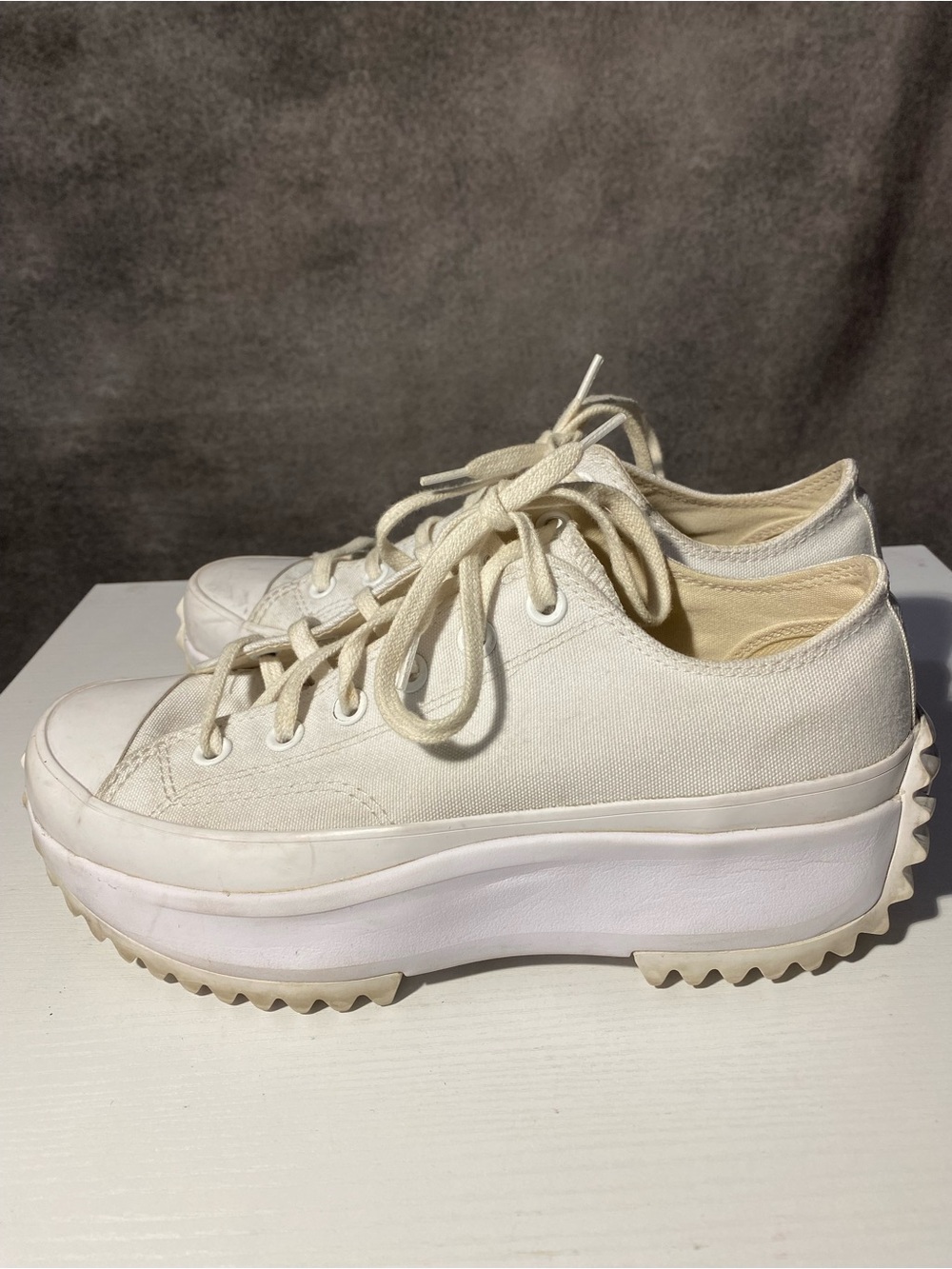 Converse Run Star Hike Low White Platform Sneakers Women's 8.5 571869C⁠